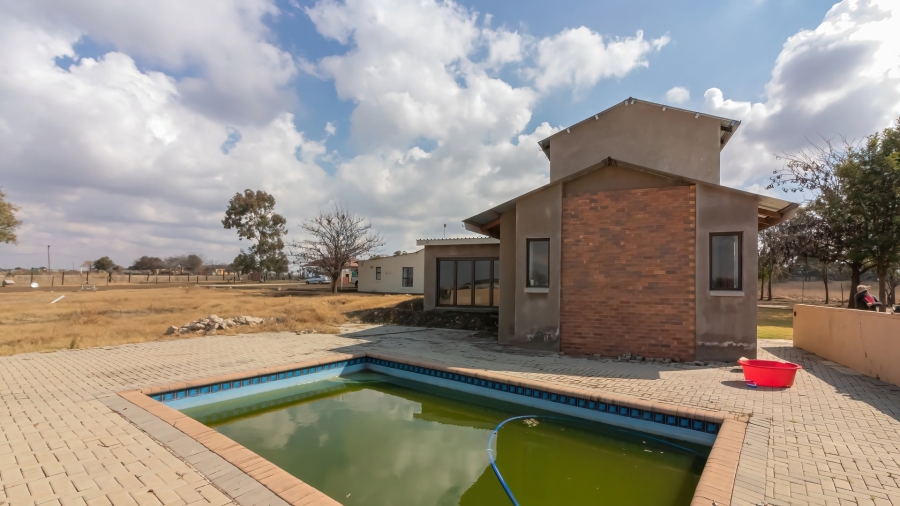 3 Bedroom Property for Sale in Kroonstad Rural Free State
